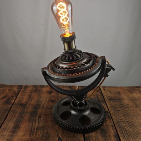 Gears – custom lamp 063, de Max Hierro