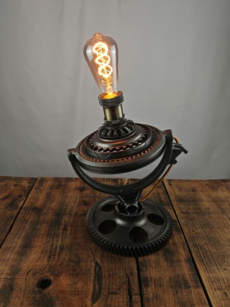 Gears - custom lamp 063, de Max Hierro