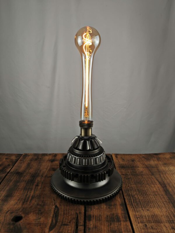 Gears - custom lamp 062, de Max Hierro